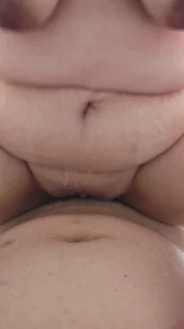 女上白虎